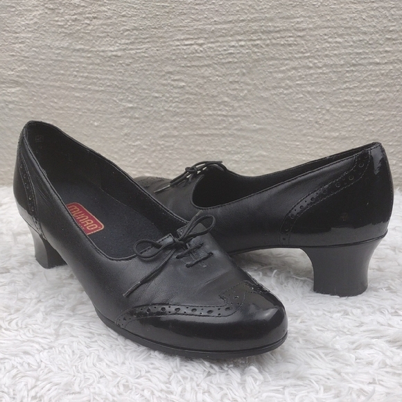 Munro American Black Leather Patent Wing Tip Almond Toe Lace Up Oxford Heel Shoe - Picture 1 of 16
